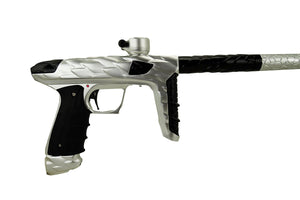 Adrenaline Luxe Idol - สีขาว Stormtrooper Dust พร้อมรายละเอียดสีดำขัดเงา - Adrenaline
